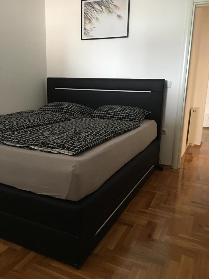 Apartman City Center 3-Setaliste ปรีเยดอร์ ภายนอก รูปภาพ