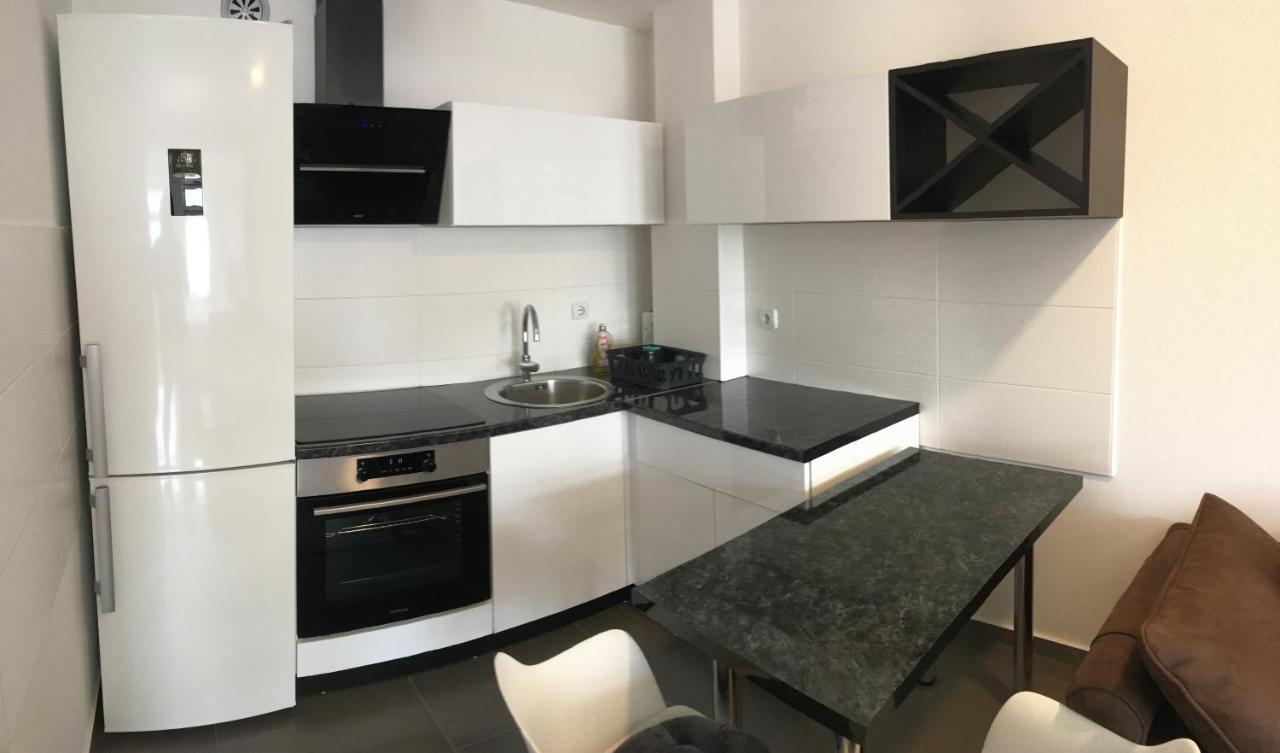 Apartman City Center 3-Setaliste ปรีเยดอร์ ภายนอก รูปภาพ