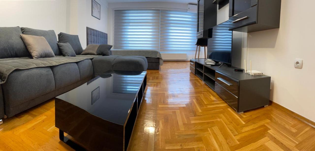 Apartman City Center 3-Setaliste ปรีเยดอร์ ภายนอก รูปภาพ