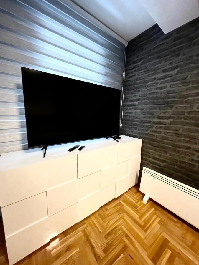 Apartman City Center 3-Setaliste ปรีเยดอร์ ภายนอก รูปภาพ