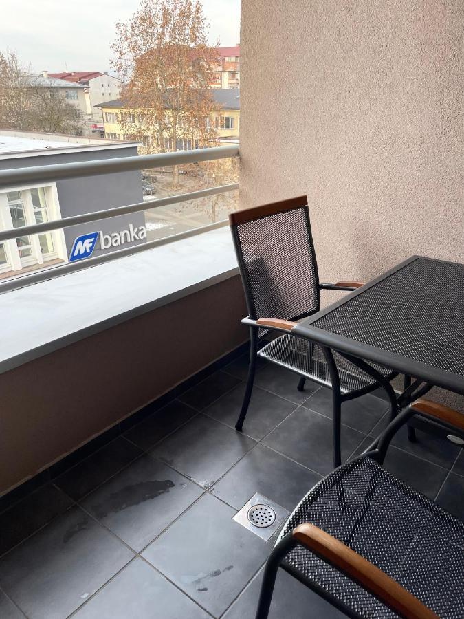 Apartman City Center 3-Setaliste ปรีเยดอร์ ภายนอก รูปภาพ