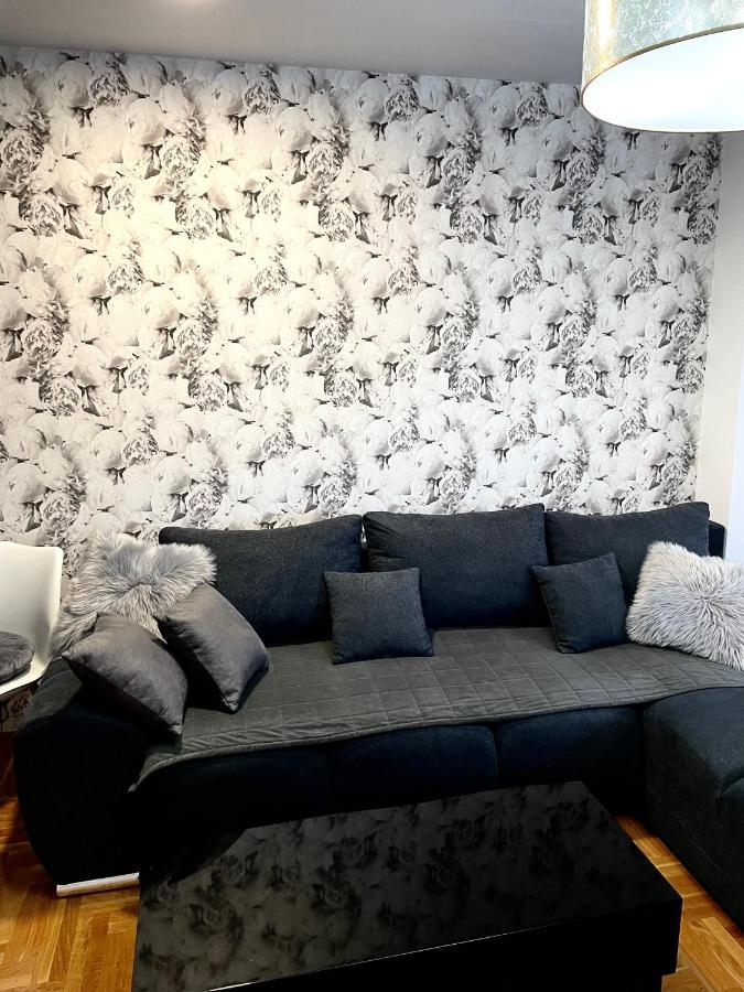 Apartman City Center 3-Setaliste ปรีเยดอร์ ภายนอก รูปภาพ